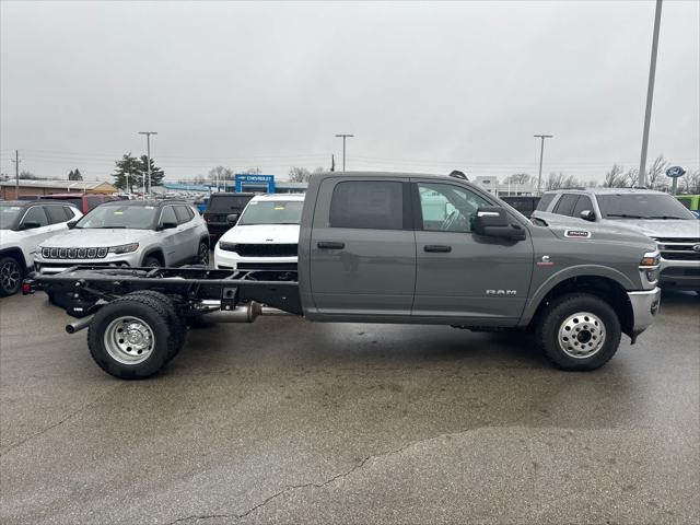 2026 RAM Ram 3500 Chassis Cab RAM 3500 BIG HORN CREW CAB CHASSIS 4X4 60 CA