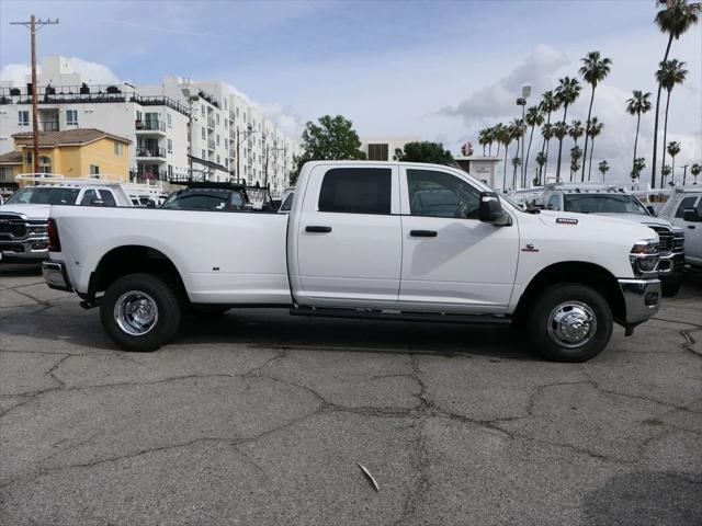 2026 RAM Ram 3500 RAM 3500 TRADESMAN CREW CAB 4X4 8 BOX