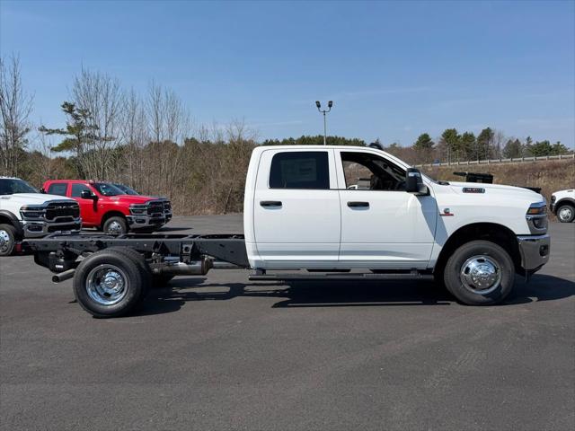 2026 RAM 3500 Chassis RAM 3500 TRADESMAN CREW CAB CHASSIS 4X4 60 CA