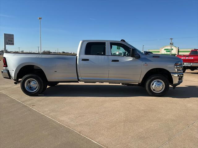 2026 RAM Ram 3500 RAM 3500 TRADESMAN CREW CAB 4X4 8 BOX