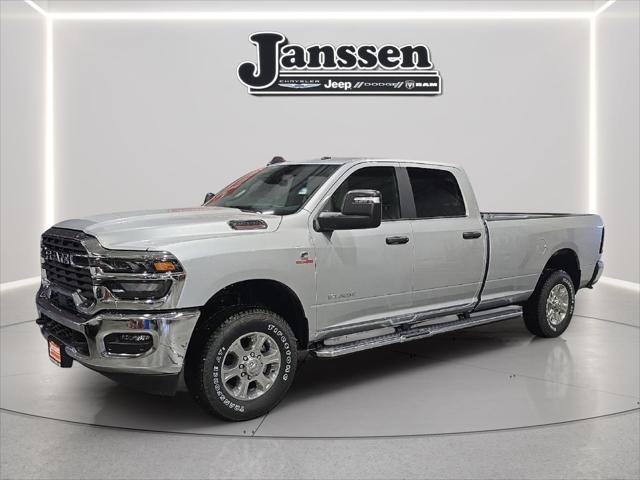 2026 RAM Ram 3500 RAM 3500 BIG HORN CREW CAB 4X4 8 BOX