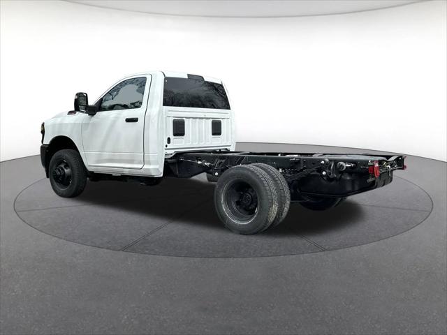 2026 RAM Ram 3500 Chassis Cab RAM 3500 TRADESMAN CHASSIS REGULAR CAB 4X4 60 CA