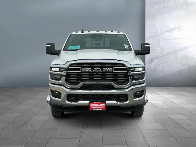 2026 RAM Ram 3500 RAM 3500 TRADESMAN CREW CAB 4X4 8 BOX