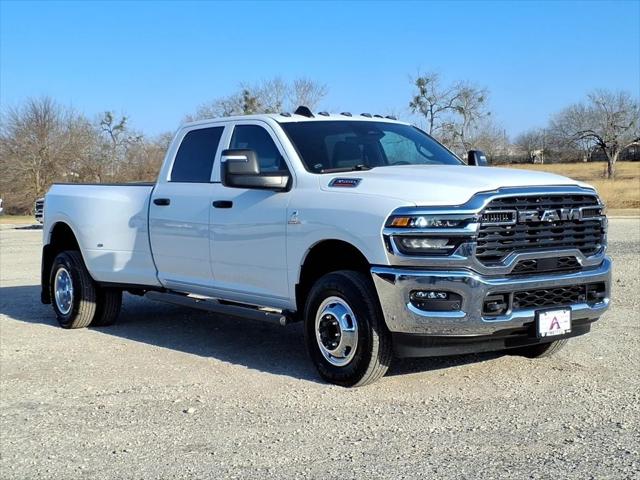 2026 RAM Ram 3500 RAM 3500 TRADESMAN CREW CAB 4X4 8 BOX