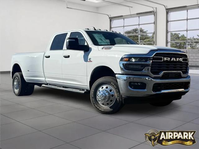 2026 RAM Ram 3500 RAM 3500 TRADESMAN CREW CAB 4X4 8 BOX