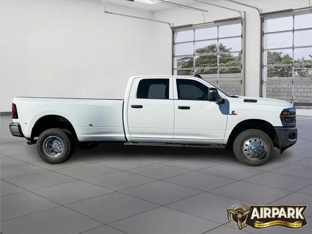 2026 RAM Ram 3500 RAM 3500 TRADESMAN CREW CAB 4X4 8 BOX