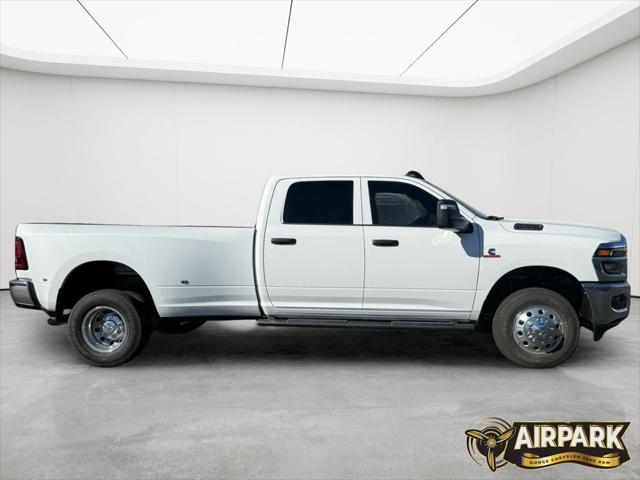 2026 RAM Ram 3500 RAM 3500 TRADESMAN CREW CAB 4X4 8 BOX