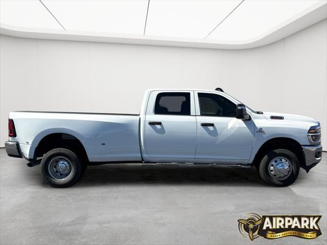 2026 RAM Ram 3500 RAM 3500 TRADESMAN CREW CAB 4X4 8 BOX