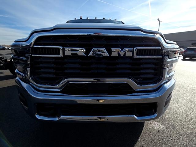 2026 RAM Ram 3500 Chassis Cab RAM 3500 TRADESMAN CREW CAB CHASSIS 4X4 60 CA 2026 RAM Ram 3500 Chassis Cab RAM 3500 TRADESMAN CREW CAB CHASSIS 4X4 60 CA
