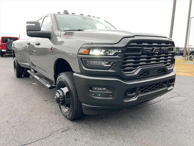2026 RAM Ram 3500 RAM 3500 TRADESMAN CREW CAB 4X4 8 BOX