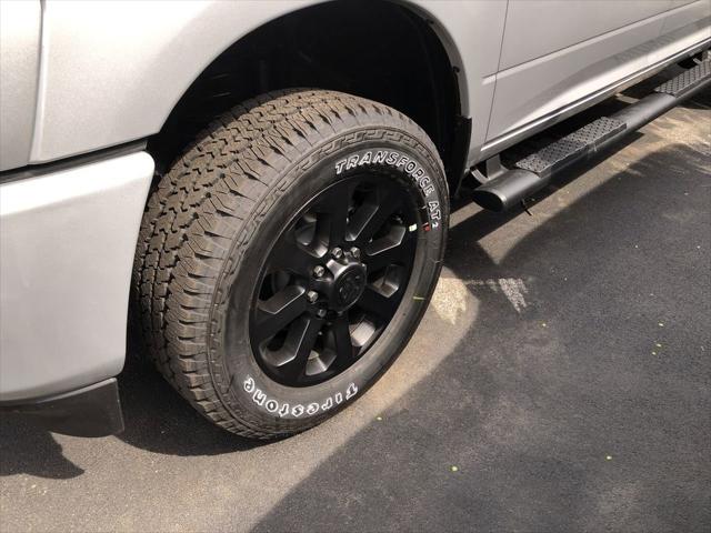 2026 RAM Ram 2500 RAM 2500 BLACK EXPRESS CREW CAB 4X4 64 BOX