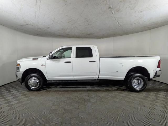 2026 RAM Ram 3500 RAM 3500 TRADESMAN CREW CAB 4X4 8 BOX