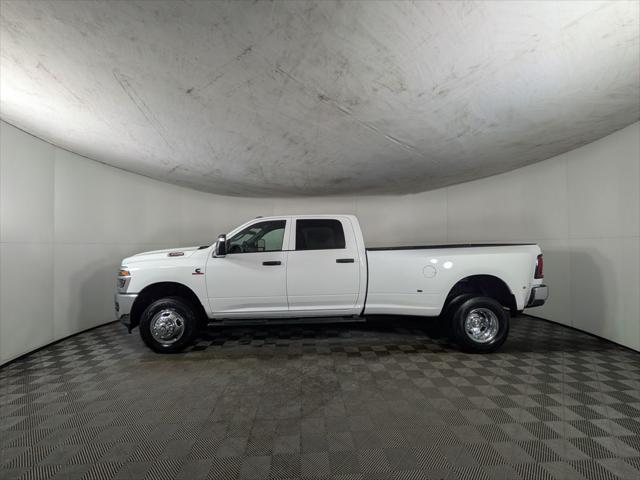 2026 RAM Ram 3500 RAM 3500 TRADESMAN CREW CAB 4X4 8 BOX