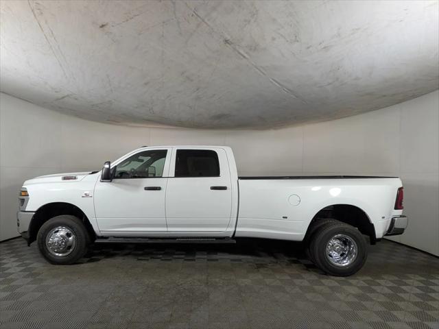 2026 RAM Ram 3500 RAM 3500 TRADESMAN CREW CAB 4X4 8 BOX