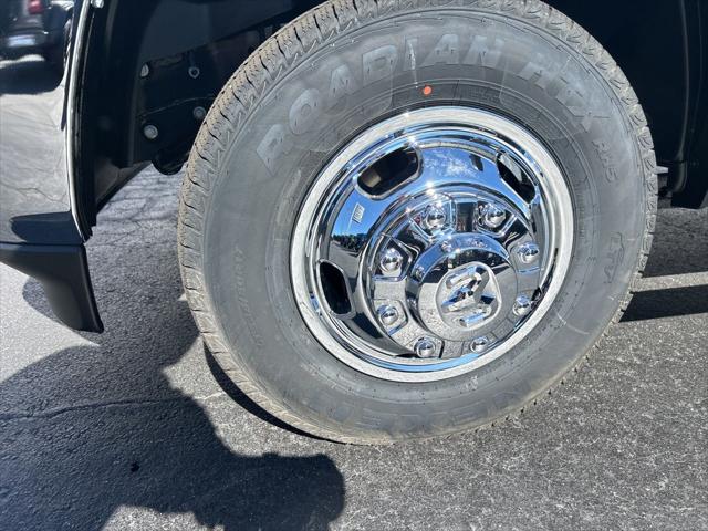 2026 RAM Ram 3500 RAM 3500 TRADESMAN CREW CAB 4X4 8 BOX