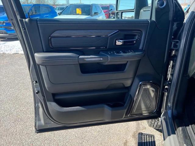 2026 Ram 3500 Limited Crew Cab 4x4 8' Box