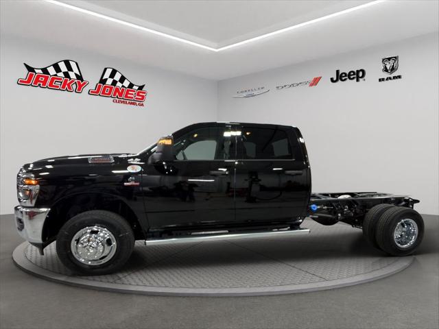 2026 RAM Ram 3500 Chassis Cab RAM 3500 TRADESMAN CREW CAB CHASSIS 4X4 60 CA