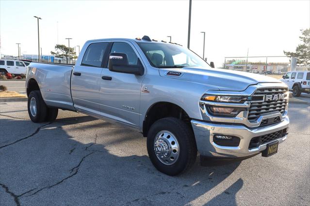 2026 RAM Ram 3500 Chassis Cab RAM 3500 TRADESMAN CREW CAB CHASSIS 4X4 60 CA