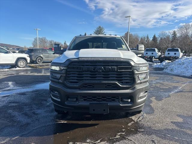 2026 RAM Ram 3500 RAM 3500 TRADESMAN CREW CAB 4X4 8 BOX