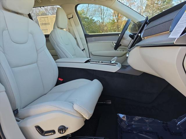 2026 Volvo XC90 Plug-In Hybrid Ultra, T8 AWD, Electric/Gasoline, Bright, 7 Seats