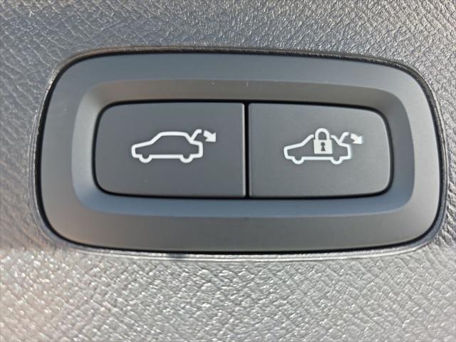 2026 Volvo XC90 Plug-In Hybrid Ultra, T8 AWD, Electric/Gasoline, Bright, 7 Seats