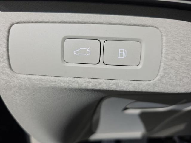 2026 Volvo XC90 Plug-In Hybrid Ultra, T8 AWD, Electric/Gasoline, Bright, 7 Seats