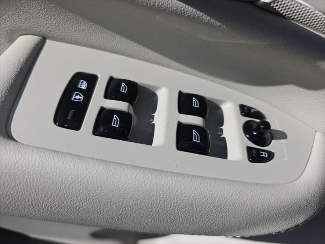 2026 Volvo XC90 Plug-In Hybrid Ultra, T8 AWD, Electric/Gasoline, Bright, 7 Seats