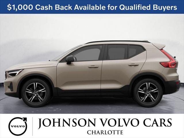 2026 Volvo XC40 Core, B5 AWD Gas (mild hybrid), Dark