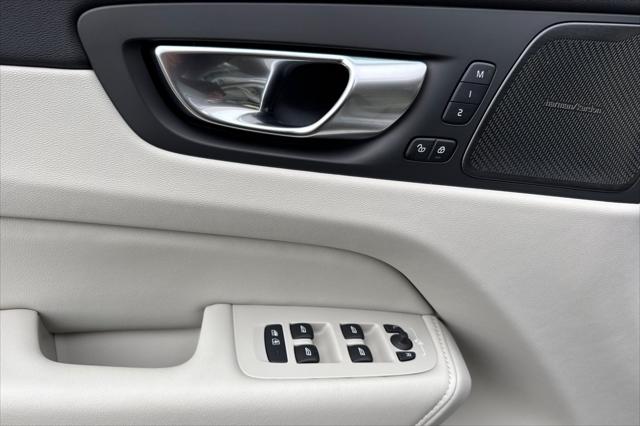 2026 Volvo XC60 Plug-In Hybrid Ultra, T8 AWD Electric/Gasoline, Dark