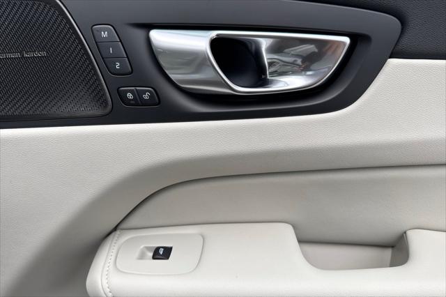 2026 Volvo XC60 Plug-In Hybrid Ultra, T8 AWD Electric/Gasoline, Dark