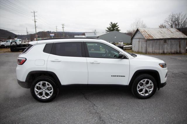 2024 Jeep Compass Latitude 4x4 2024 Jeep Compass Latitude 4x4