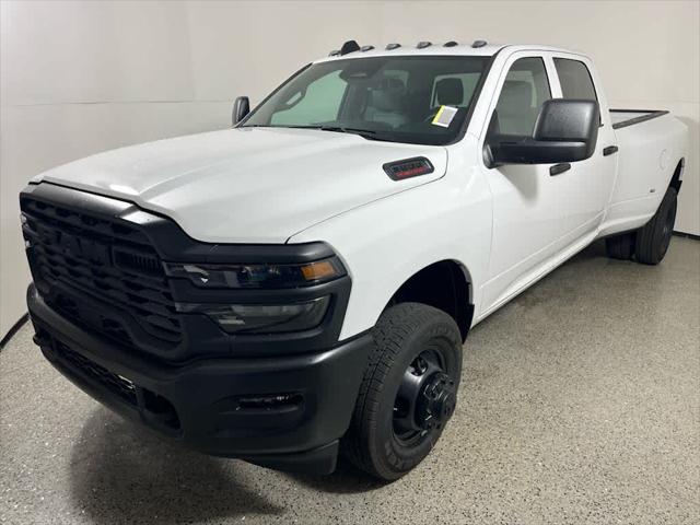 2026 RAM Ram 3500 RAM 3500 TRADESMAN CREW CAB 4X4 8 BOX