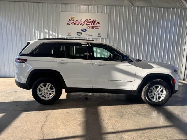 2025 Jeep Grand Cherokee GRAND CHEROKEE LAREDO 4X4 2025 Jeep Grand Cherokee GRAND CHEROKEE LAREDO 4X4