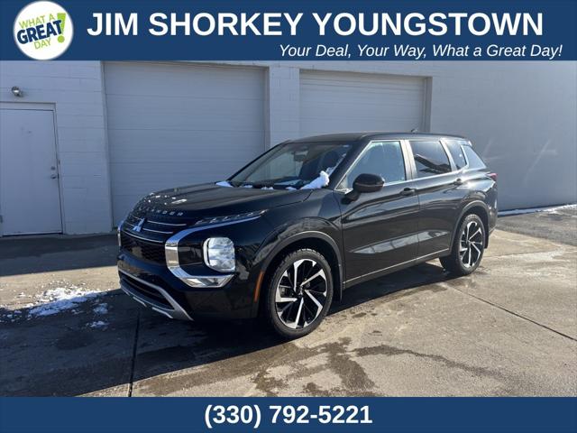 2022 Mitsubishi Outlander Base