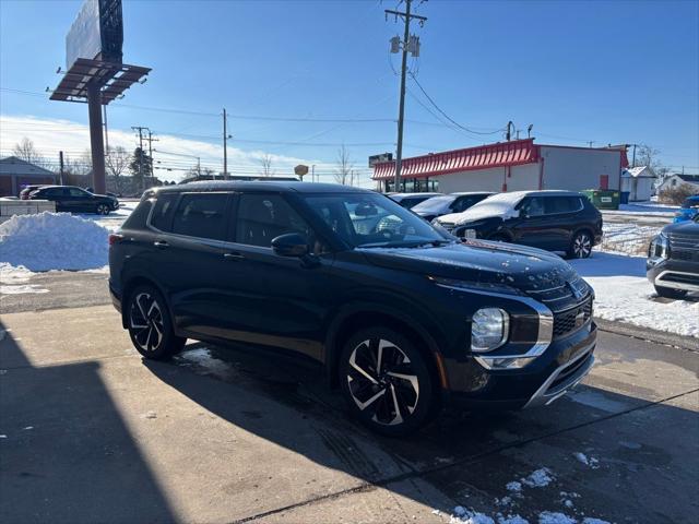 2022 Mitsubishi Outlander Base