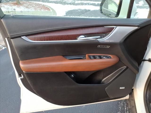 2022 Cadillac XT5 Premium Luxury