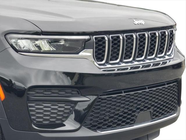 2025 Jeep Grand Cherokee GRAND CHEROKEE LAREDO X 4X4 2025 Jeep Grand Cherokee GRAND CHEROKEE LAREDO X 4X4