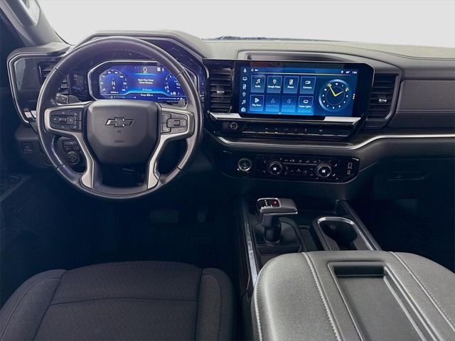 2022 Chevrolet Silverado 1500 4WD Crew Cab Short Bed RST