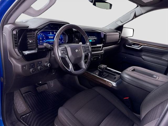 2022 Chevrolet Silverado 1500 4WD Crew Cab Short Bed RST