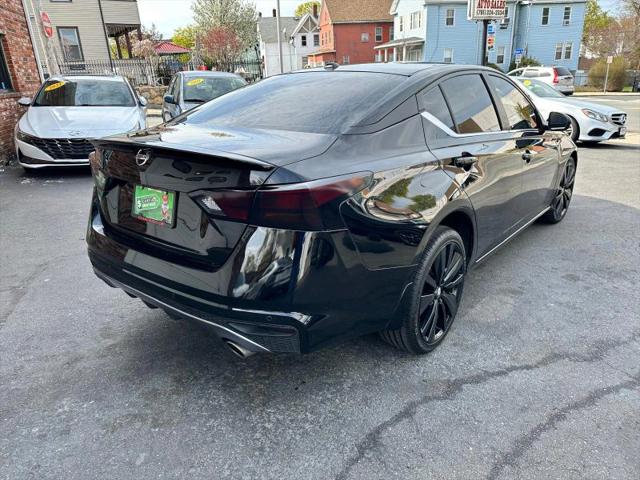 2022 Nissan Altima SR Intelligent AWD