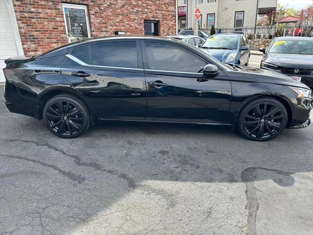 2022 Nissan Altima SR Intelligent AWD