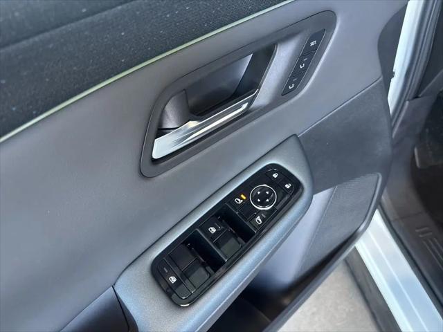 2026 Nissan LEAF PLATINUM+