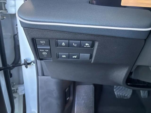 2026 Nissan LEAF PLATINUM+