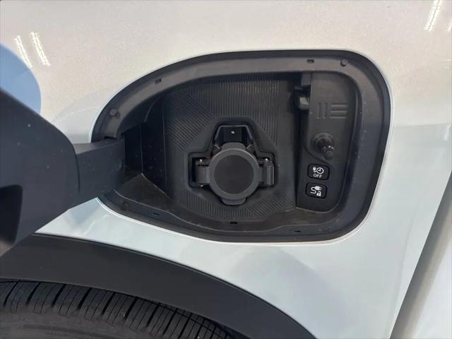 2026 Nissan LEAF PLATINUM+