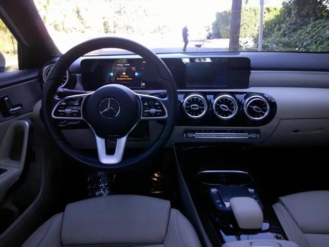 2021 Mercedes-Benz A 220 A 220