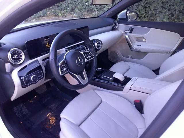 2021 Mercedes-Benz A 220 A 220