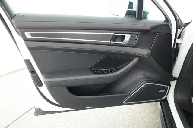 2023 Porsche Panamera E-Hybrid 4 Platinum Edition