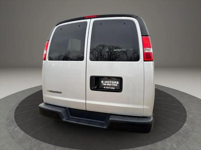 2020 Chevrolet Express Passenger RWD 2500 Regular Wheelbase LS