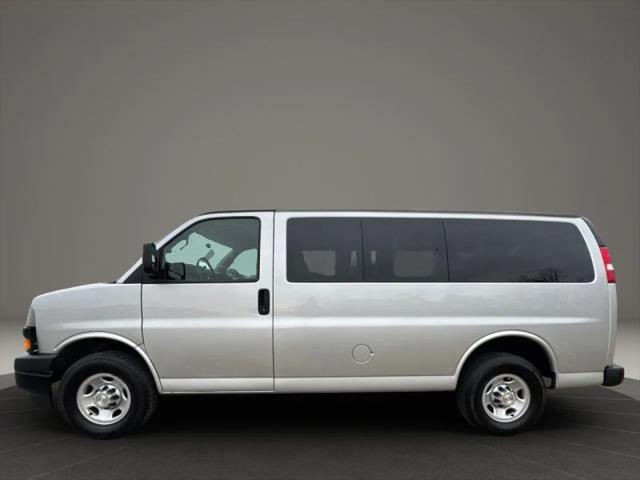 2020 Chevrolet Express Passenger RWD 2500 Regular Wheelbase LS