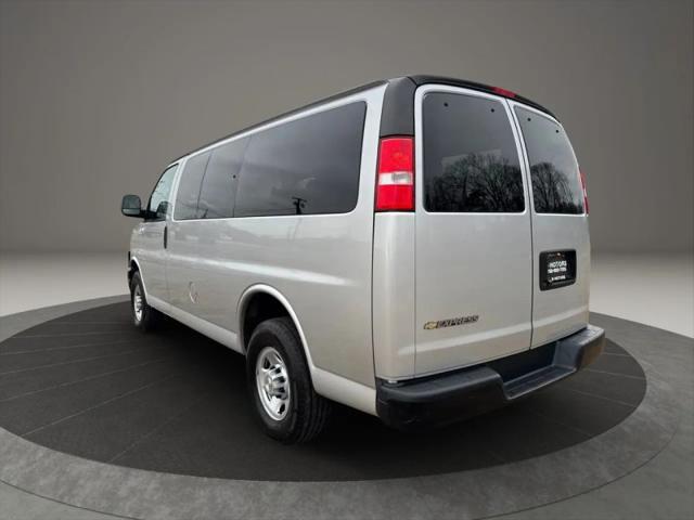2020 Chevrolet Express Passenger RWD 2500 Regular Wheelbase LS